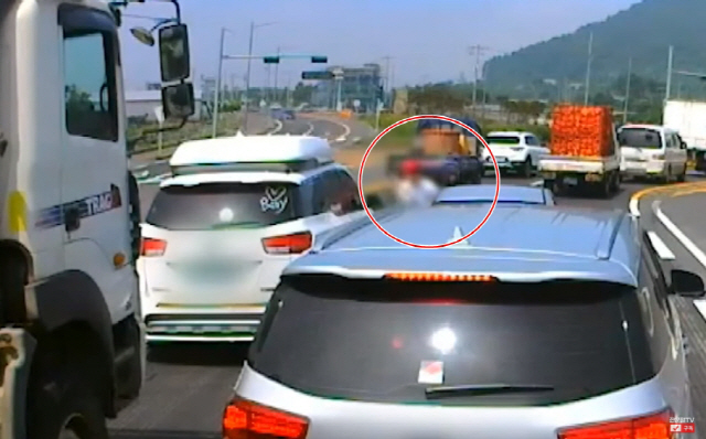  제주도 카니발 폭행 사건) 누리꾼 "꼭 논란 돼야 제대로 수사하나?"