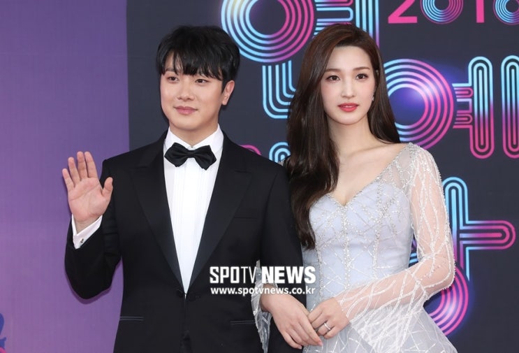  최민환-율희 부부, 둘째 임신…1년만에 다시 찾아온 '경사'