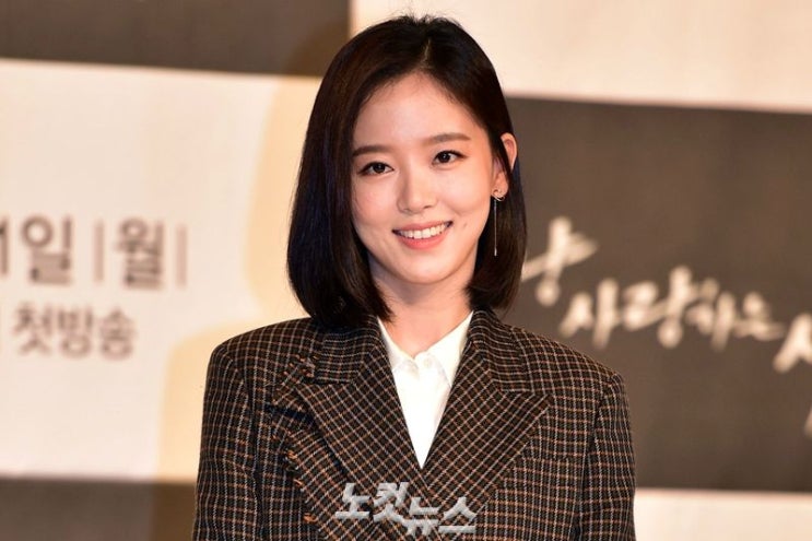  강한나, '관람 방해' 논란 사과 "불편 드려 죄송"