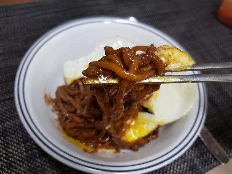  마리텔 도티&윤후의 좋은맛왕 레시피.집에 있던 짜장라면+우유로 도전.