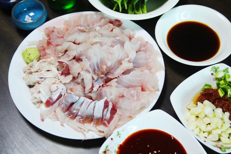  목포역 근처 새벽 시장에서 산 제철 목포 민어 회, 뚜앙맘의 맑은 탕 끓이는 방법