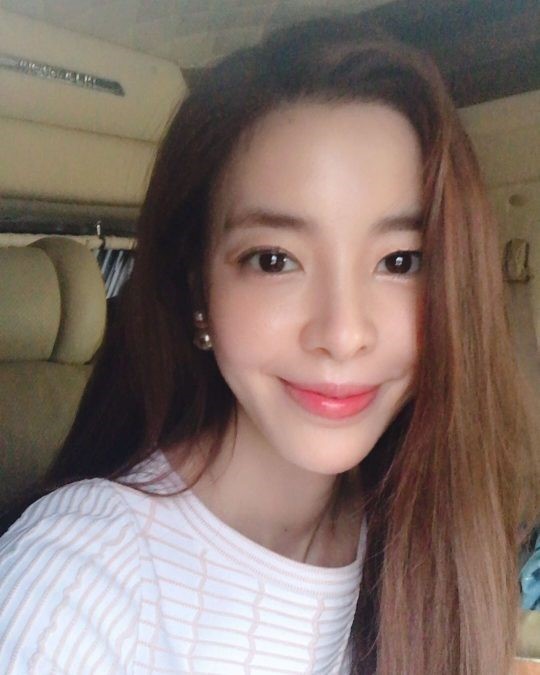 포털 달군 김규리, 일상에서도 빛나는 미모 포털 달군 김규리, 일상에서도 빛나는 미모