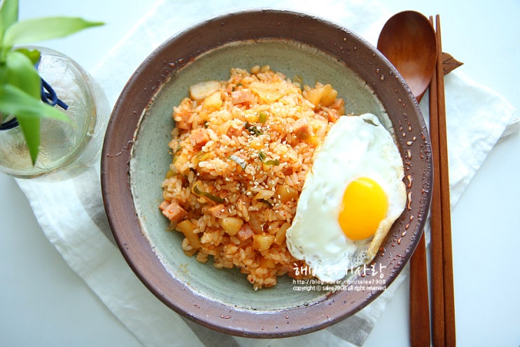  아삭한 깍두기 볶음밥 맛있게