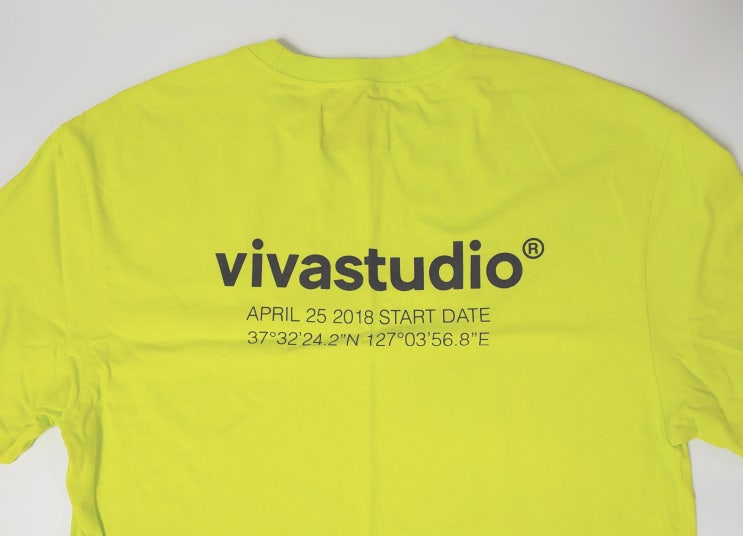 남자 반팔 티셔츠 비바스튜디오 로케이션 로고 네온 옐로우 (vivastudio Location Logo Short Sleeve is Neon Yellow) 구매 후기