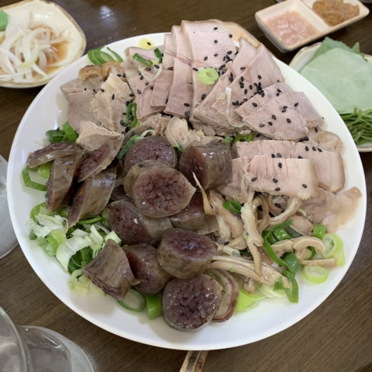  함안 돼지국밥 맛집, 가마솥에 돼지국밥