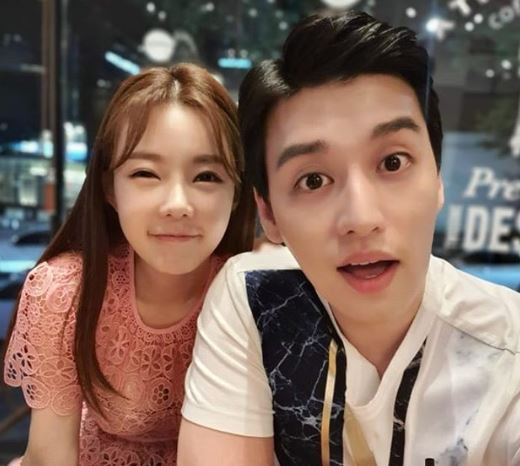  지연수, 11살 연하 남편 일라이 옆에서 동안 미모 인증샷 “사랑해”
