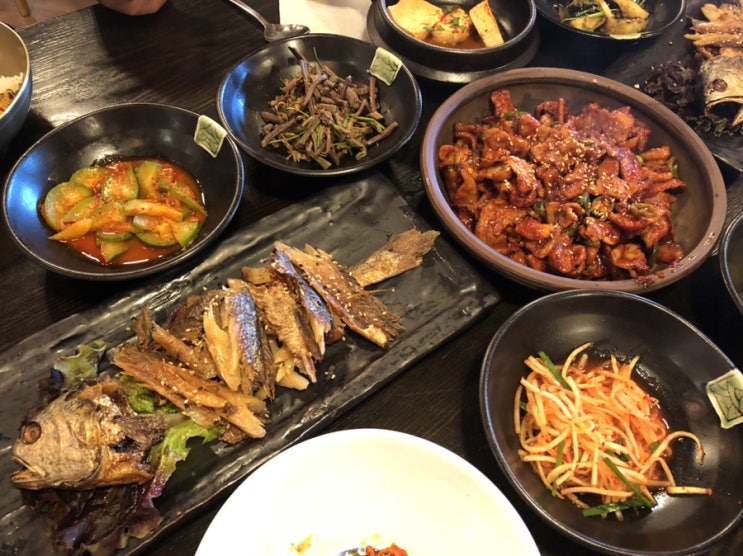  경기도 이천 맛집 들밥 에서 보리굴비 제육볶음