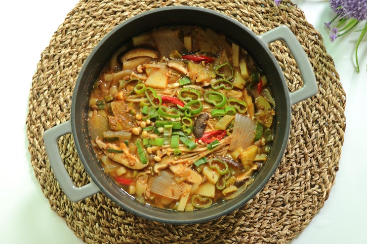  캠핑클럽 팽이버섯 된장찌개 만드는 법 (w 헬로네이처)