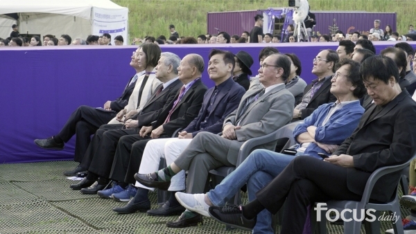 제1회 평창남북평화영화제 개막식 성료 - 포커스데일리 제1회 평창남북평화영화제 개막식 성료 - 포커스데일리