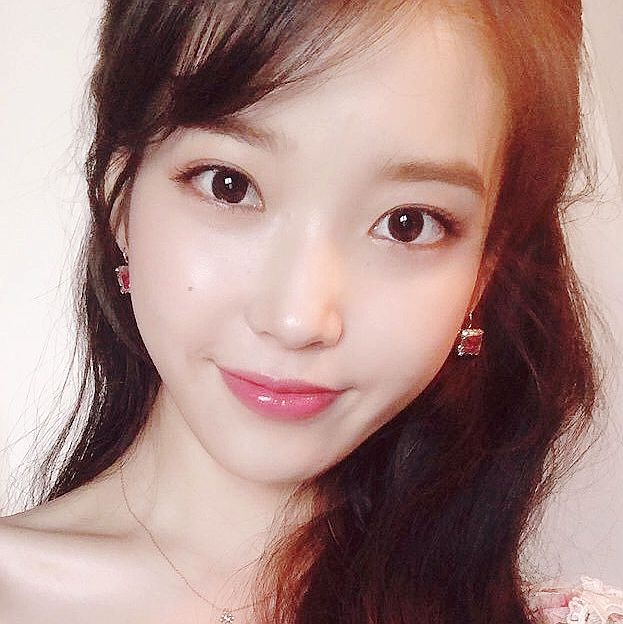  190820 아이유(장만월) 인스타그램 여진구, 조현철(산체스) 인증사진