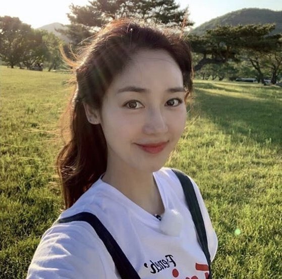 배우 성유리 캠핑클럽 헤어 배우 성유리 캠핑클럽 헤어