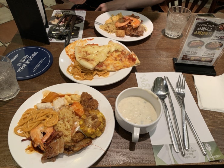  [일산 맛집]애슐리W 일산 뉴코아 백화점 / 새우파티와 직접 만드는 와플, 달콤함 망고까지