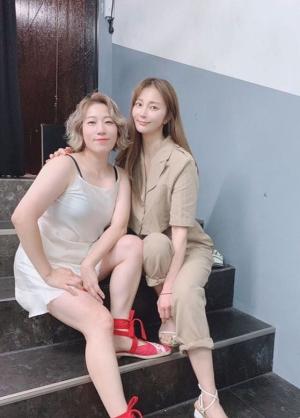 안혜경, 김영희와 투샷 공개... "그와중에 미모 자랑" 안혜경, 김영희와 투샷 공개... "그와중에 미모 자랑"