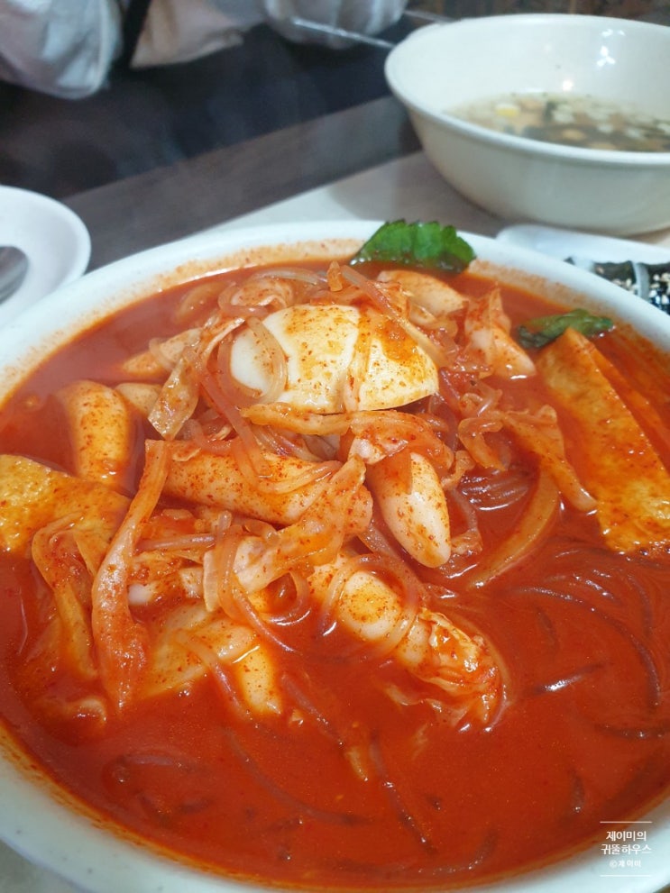  평택 맛집 : 백종원도 인정한 당면 떡볶이 '세모분식'