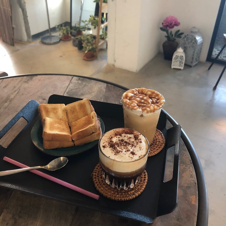 거제 카페/장승포 카페/스페셜티커피전문점에서 맛있는 디저트/거제여행