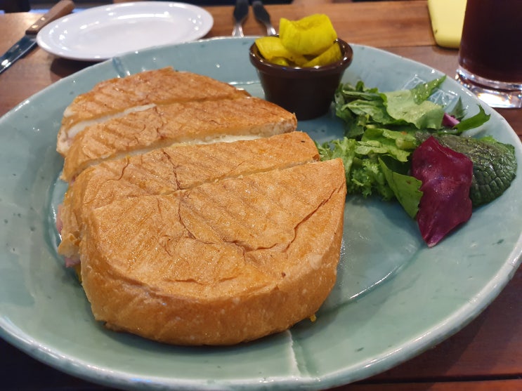  개강을 앞둔 자의 브런치 대행진