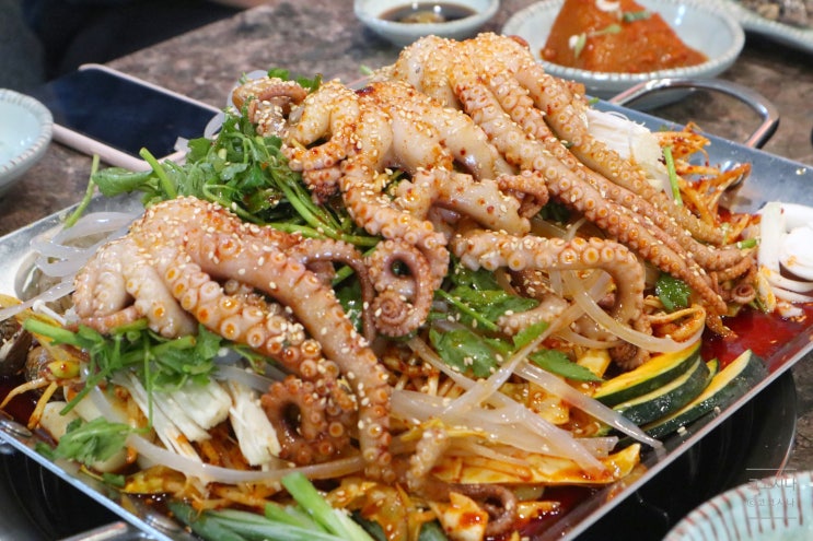  일산 낙지볶음 철판에 해산물 가득! 맛있는 영금정