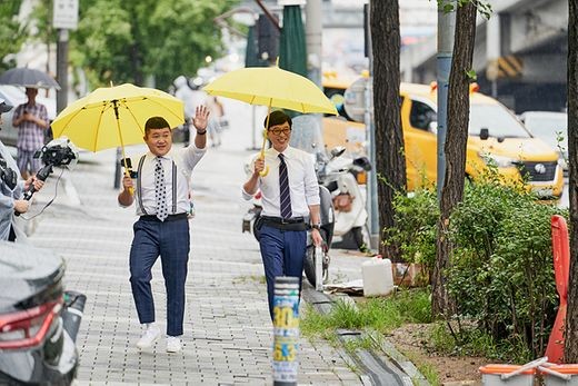 '유퀴즈온더블럭' 유재석 조세호, 한남동 '독서당로'서 자기님들 만나다