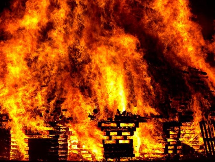 충남 청양 주택서 화재…50대 여성 숨져