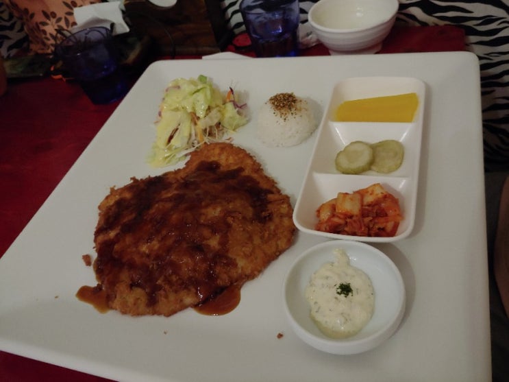  수제돈까스가 맛있는집 아프리카앤소울 운천저수지 근처
