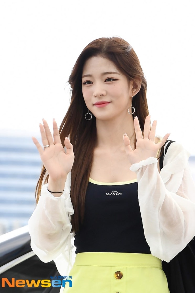  [프로미스나인 이채영 얼킨 로고자수나시]ULKIN SILVER LOGO EMBROIDERY SLEEVELESS_NAVY