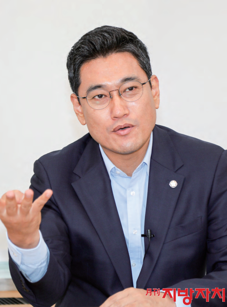  [인터뷰] 오신환 바른미래당 원내대표 "신뢰 주는 정당으로 거듭나겠습니다"