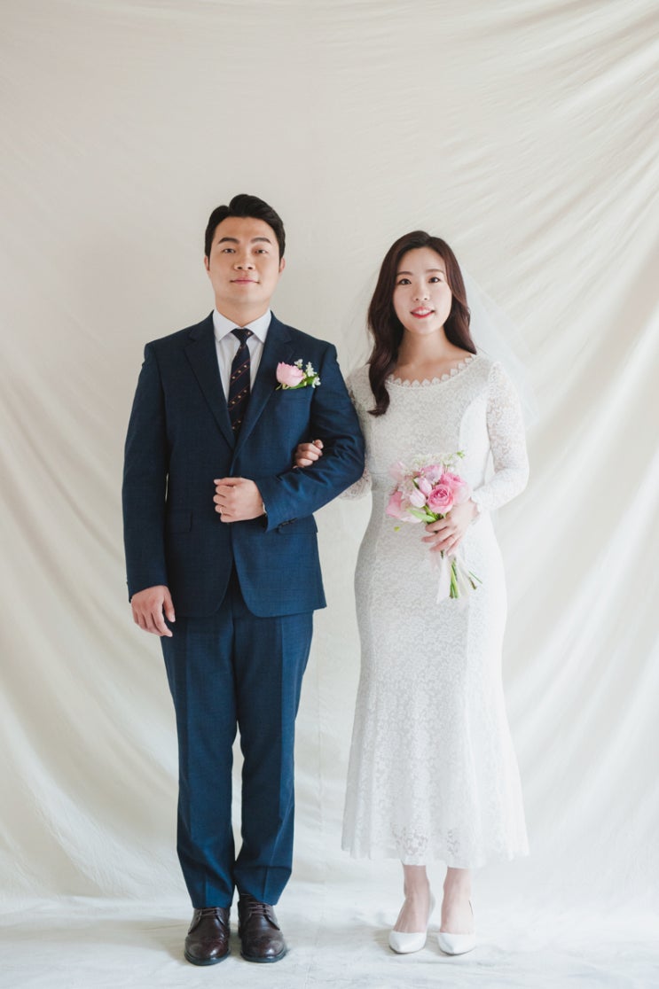  행복 속에 촬영된 사랑스러운 세미웨딩 디어썸