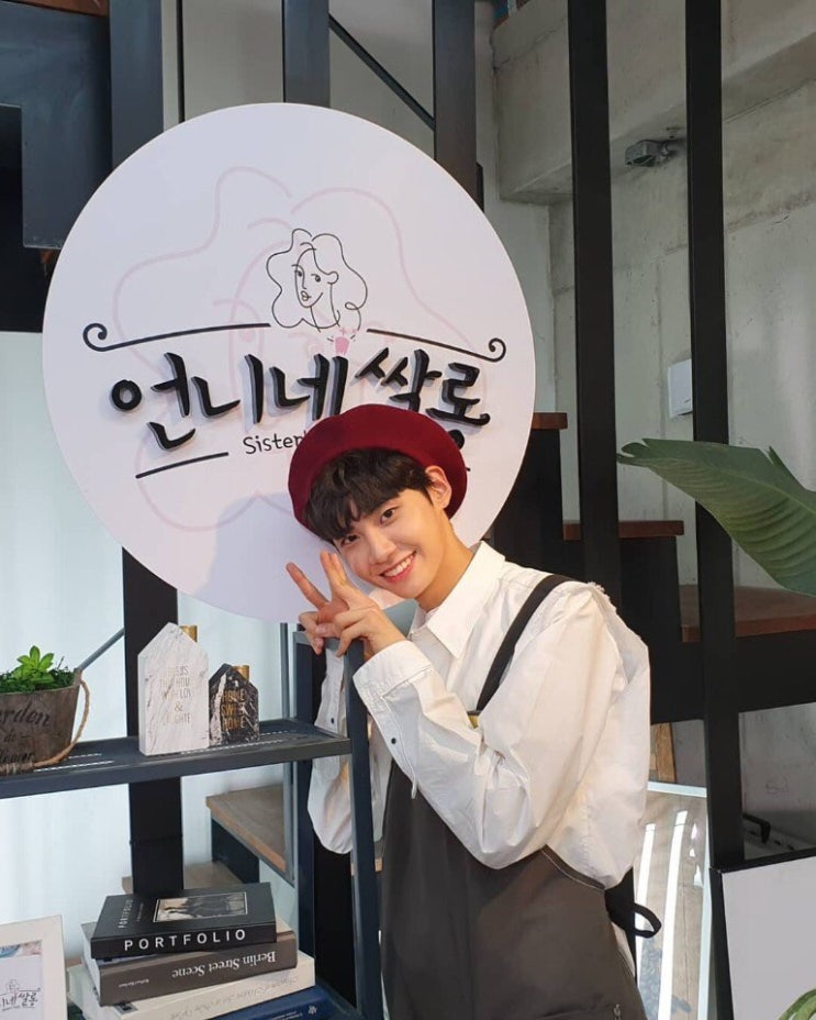  이진혁, 백만개의 얼굴을 보여주는 중! #화보장인_이진혁 #혼족어플 #언니네쌀롱 (짤많음)