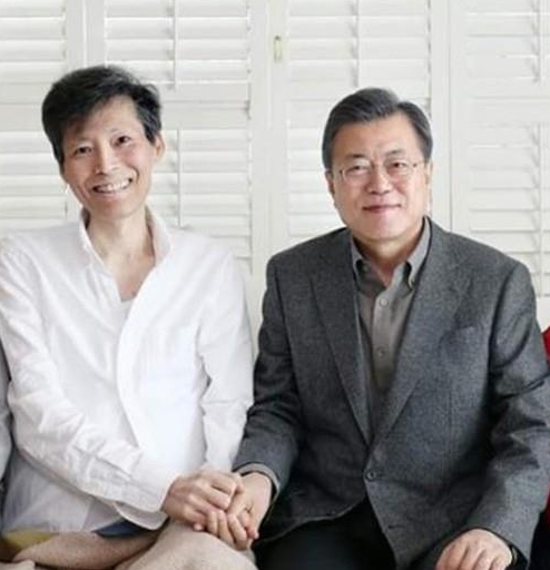  MBC 정상화 앞장 선 이용마 기자 별세..'해직언론인 상징' MBC 이용마 기자, 암투병 끝 별세..MBC "사우장 치르겠다"
