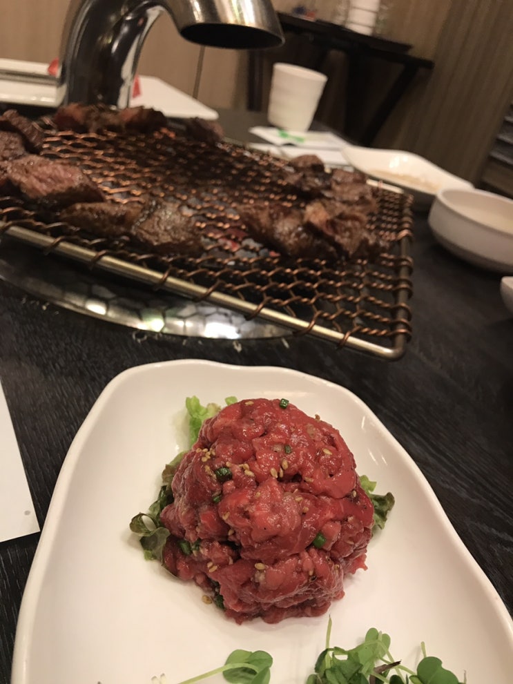 [성남분당 고기맛집] 명품 한우와 제주 흑돼지가 맛있는 “진궁 숯불구이 전문점”