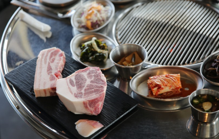  정도는 좋은 연탄구이집에서 제주 일출여행...