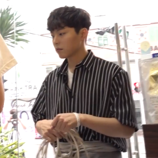  K뷰티살롱 다낭편 박시환 스트라이프 셔츠 애드호크 ADHOC