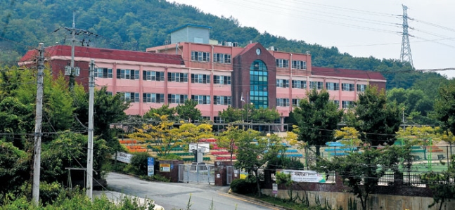  [조선일보] [단독] "옛 학교 땅 담보대출, 웅동학원이 빌린 35억 사라졌다"