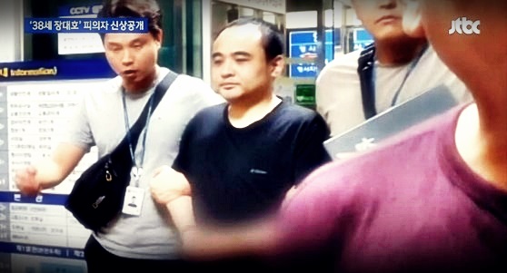 "나는 정신 질환 없다"…얼굴 공개된 '한강 시신 사건' 피의자 장대호 "나는 정신 질환 없다"…얼굴 공개된 '한강 시신 사건' 피의자 장대호