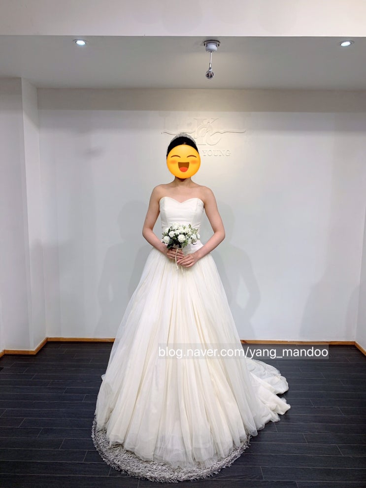  브라이드영(김영희웨딩) 촬영드레스 가봉 후기: 12. 심플탑 풍성 A라인 드레스