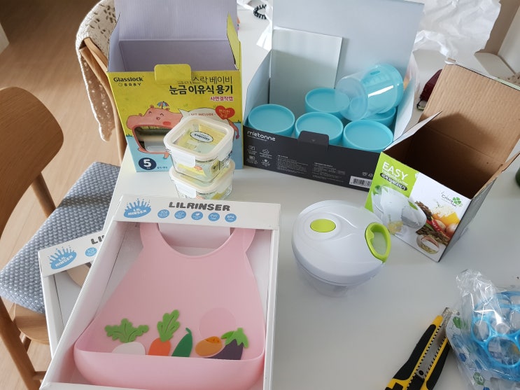  ((육아용품 : 이유식 먹이기)) 책 구입, 메똔느, 글라스락, 릿첼 숟가락과 빨대컵, 세이지폴 하이체어, 베베쿡, 그로미미 빨대컵