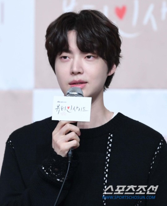 안재현, 구혜선과 폭로전→광고 삭제 "사랑꾼 콘셉트와 달라" 안재현, 구혜선과 폭로전→광고 삭제 "사랑꾼 콘셉트와 달라"
