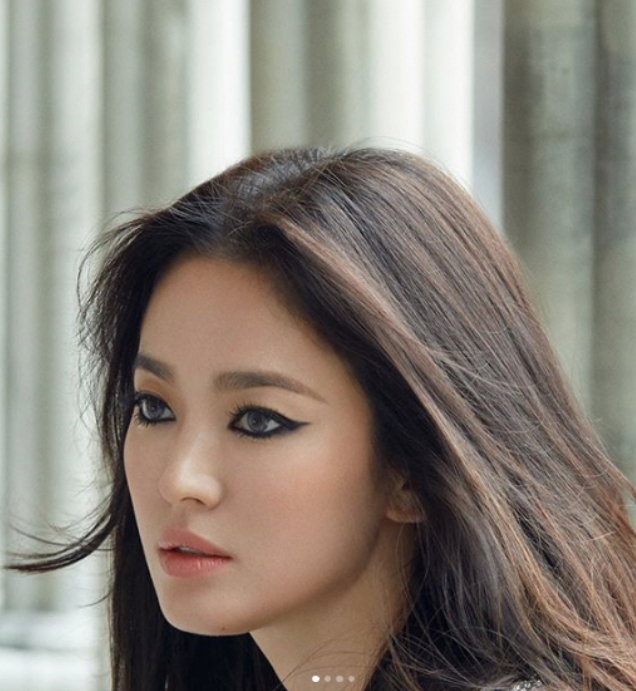  송중기와 이혼후 송혜교 더 예뻐지는 듯한 화보촬영시간