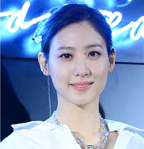  열애 중인'수현'차민근 대표
