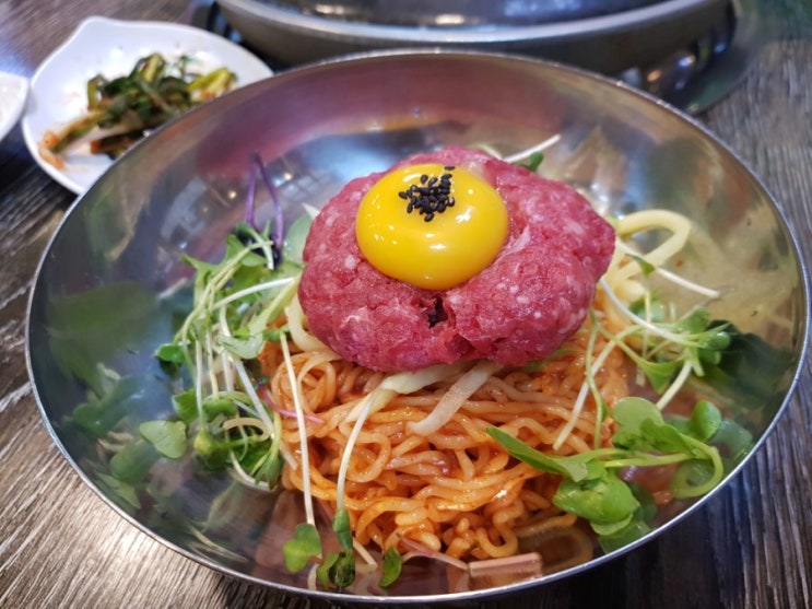  서울 신림 신원시장 육회비빔면
