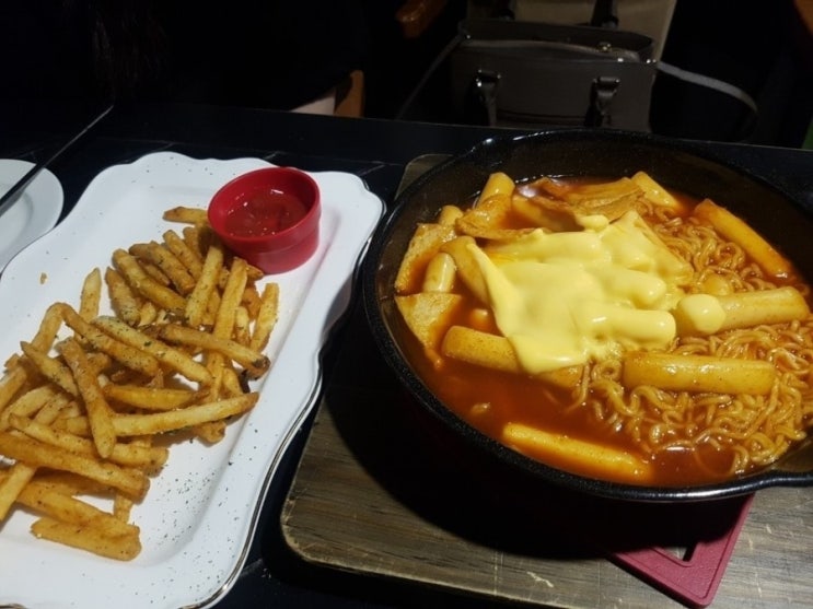  로렉스 여성시계 백화점 세일 폭주