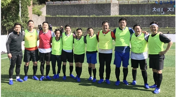  축구 예능프로그램 뭉쳐야 찬다 어쩌다FC 멤버들의 나이가 궁금하네요