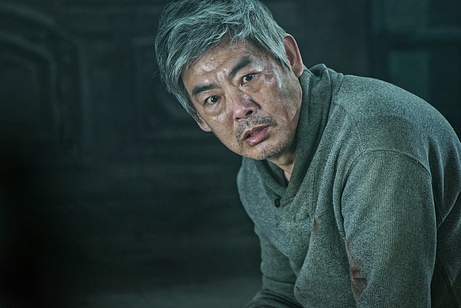 영화 <변신> 리뷰 참신한 소재, but 개연성 부족한 오컬트 영화 <변신> 리뷰 참신한 소재, but 개연성 부족한 오컬트