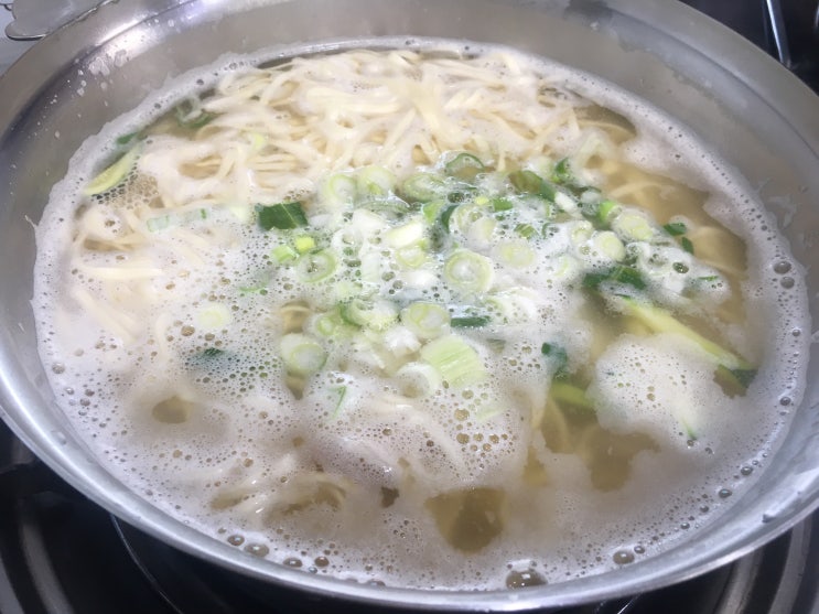  청주 시내 상당공원 불총 칼국수 먹고왔어용