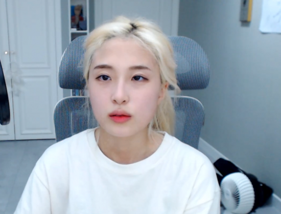 BJ양팡, 팬 극단적 시도에 “삶 포기하면서까지 후원 마세요” BJ양팡, 팬 극단적 시도에 “삶 포기하면서까지 후원 마세요”