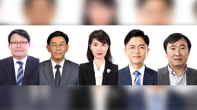  문 대통령, 비서관 5명 교체…1부속 신지연·정무 김광진·민정 이광철