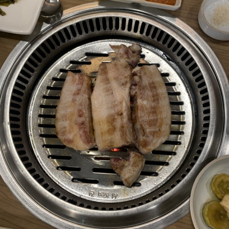  8월
