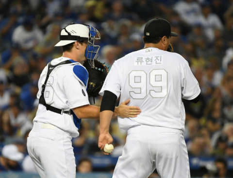 류현진 방어율(평균자책점) 2점대 치솟아…5회초 만루홈런 맞고 4⅓이닝 3피홈런 7실점 최악투 류현진 방어율(평균자책점) 2점대 치솟아…5회초 만루홈런 맞고 4⅓이닝 3피홈런 7실점 최악투