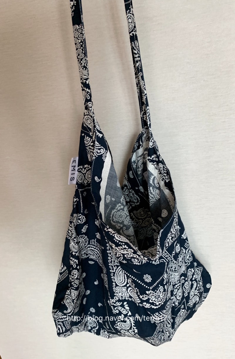 Gong Hyo-jin's Eco Bag: EMIS Paisley Eco Bag - Celebrity Bag