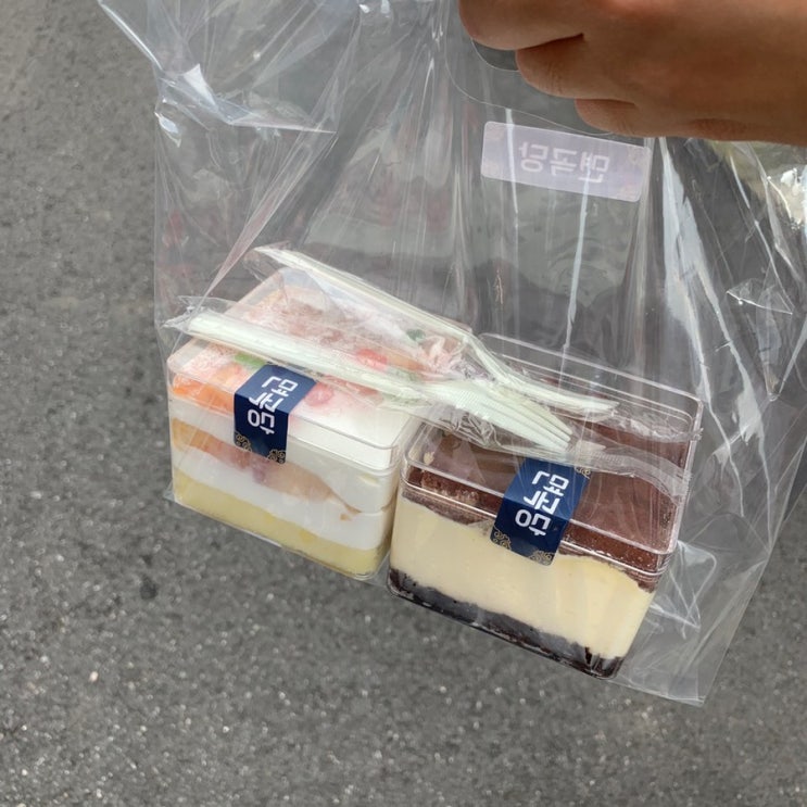  중곡역 카페 맛집 - 복숭아케이크가 맛있는 면곡당